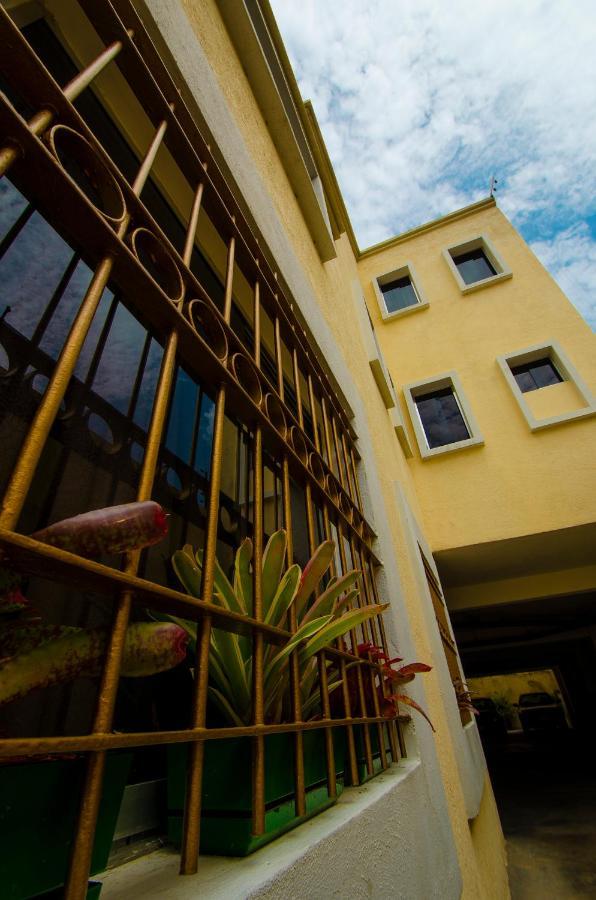 Hotel La Pequena Valencia Exterior foto